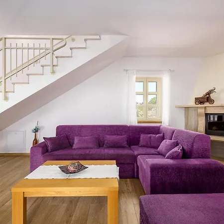 Manuela Holiday home Kastelir